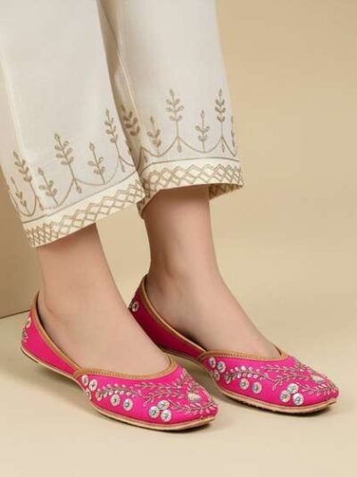 Pink Juttis